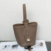 Spring and Summer Hot-selling First-layer Cowhide Leather Bucket Bag Fashionable Versatile Women's Handbag Casual Shoulder Messenger Women's Bag