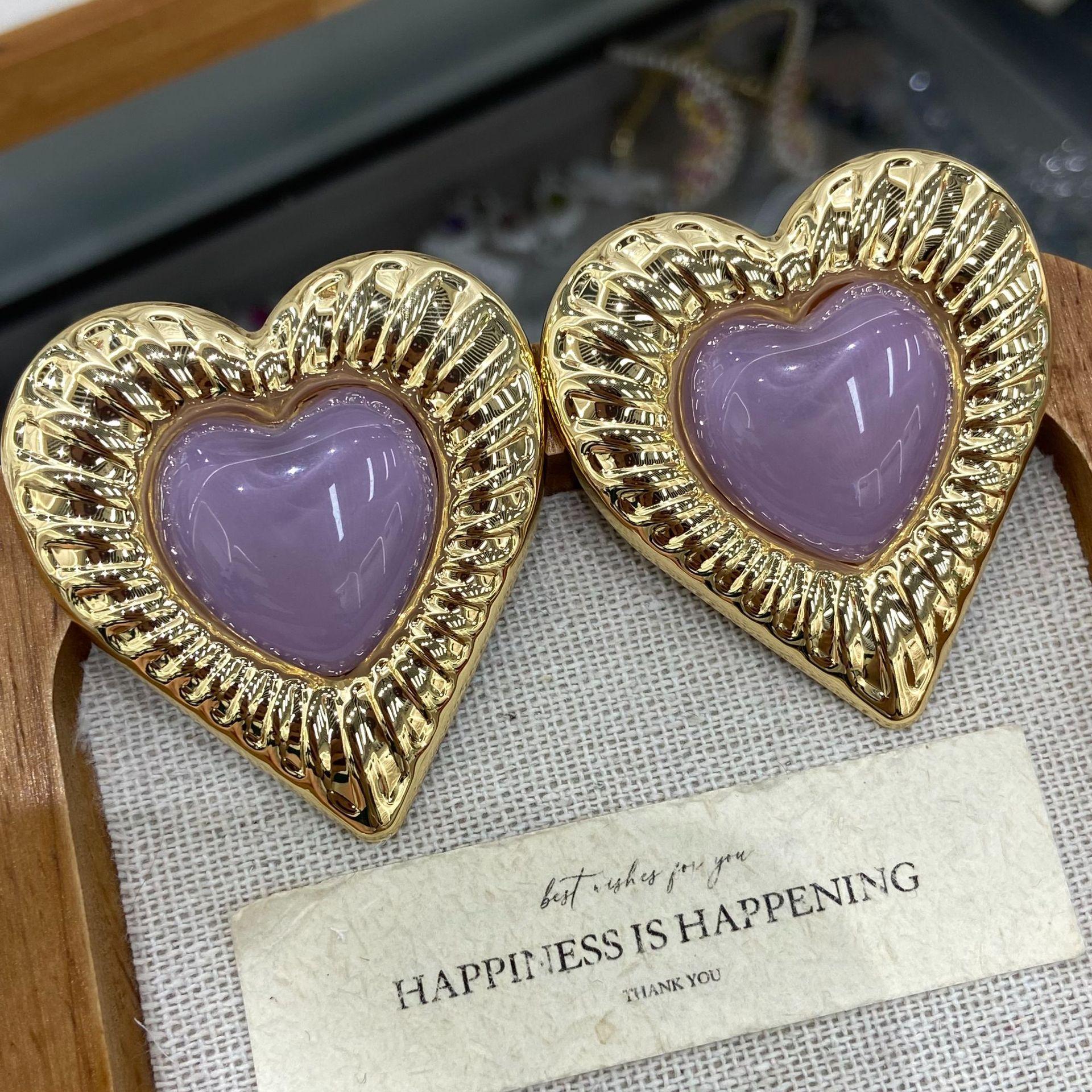 

French Retro Love Earrings, High-End Gold Brushed Frame Peach Heart Earrings, Design Stud Earrings For Women