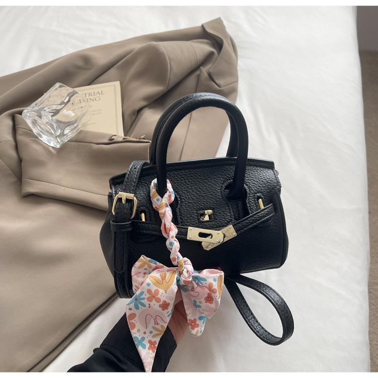 

Premium small bag, new women s bag, popular versatile messenger bag, fashionable portable platinum bag