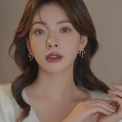 Boucles d'oreilles pour femmes les plus vendues en 2024: Pampille imitation zircon et perle avec aiguille en argent 925