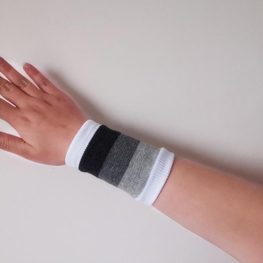 1 PCS Women Wrist Support Fashion Thin Knitting Wrist Guard Fitness Running Wristband Bandage Support Breathable