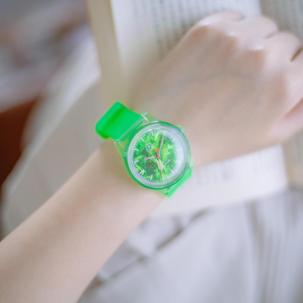 SmileSolar Solar Travel Cafe Collaboration Model Green Q&Q Watch, Analog, Solar, "Gensui" R02A-508VK,