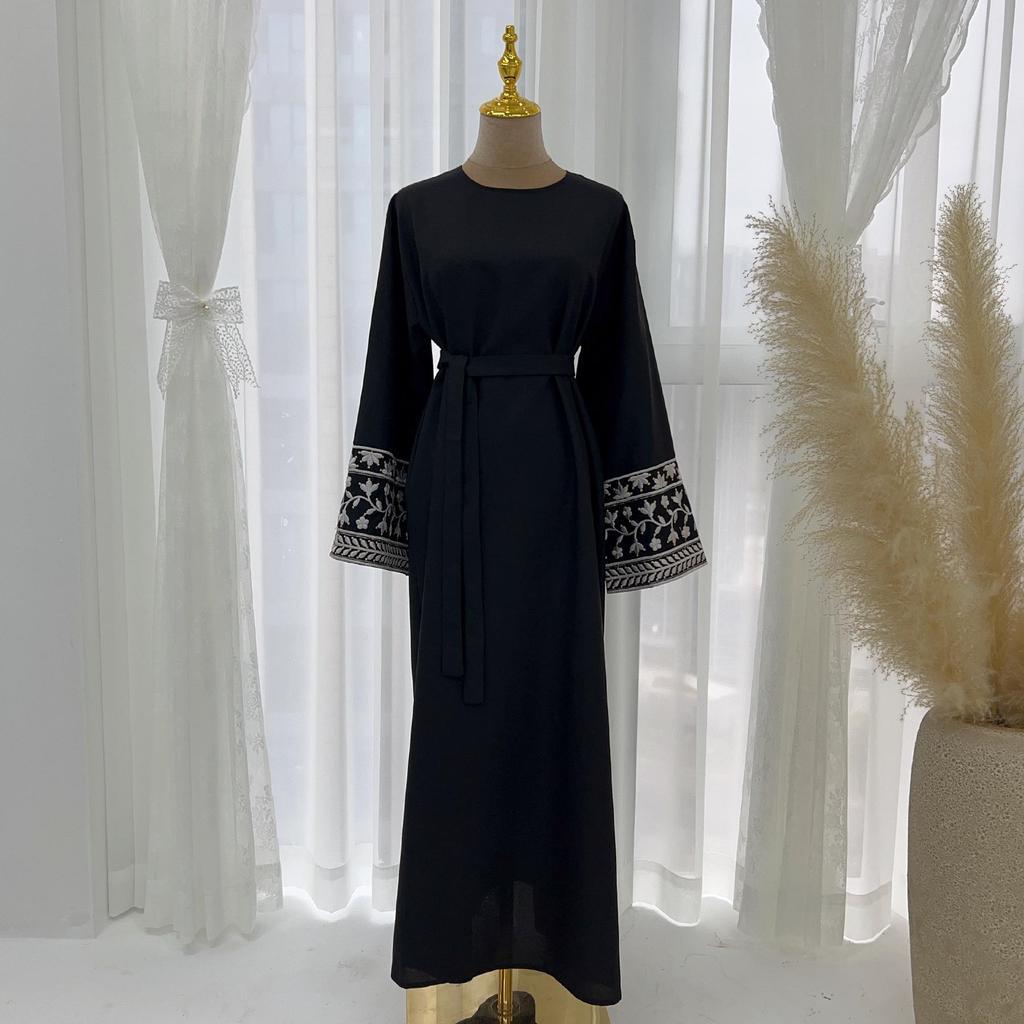 Elegantes besticktes Kleid Robe LR735 - Loriya2024 Dubai, Kollektion Naher Osten & Türkei