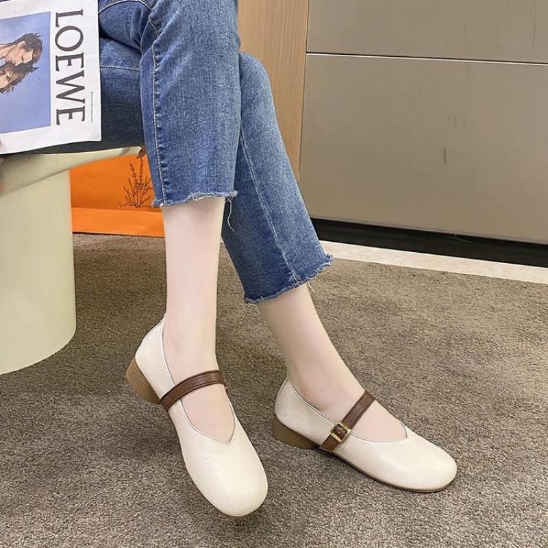 

Retro word with soft sole soft surface Doudou shoes medium heel women s 2025 summer British style non-slip bottom flat heel shoes 40