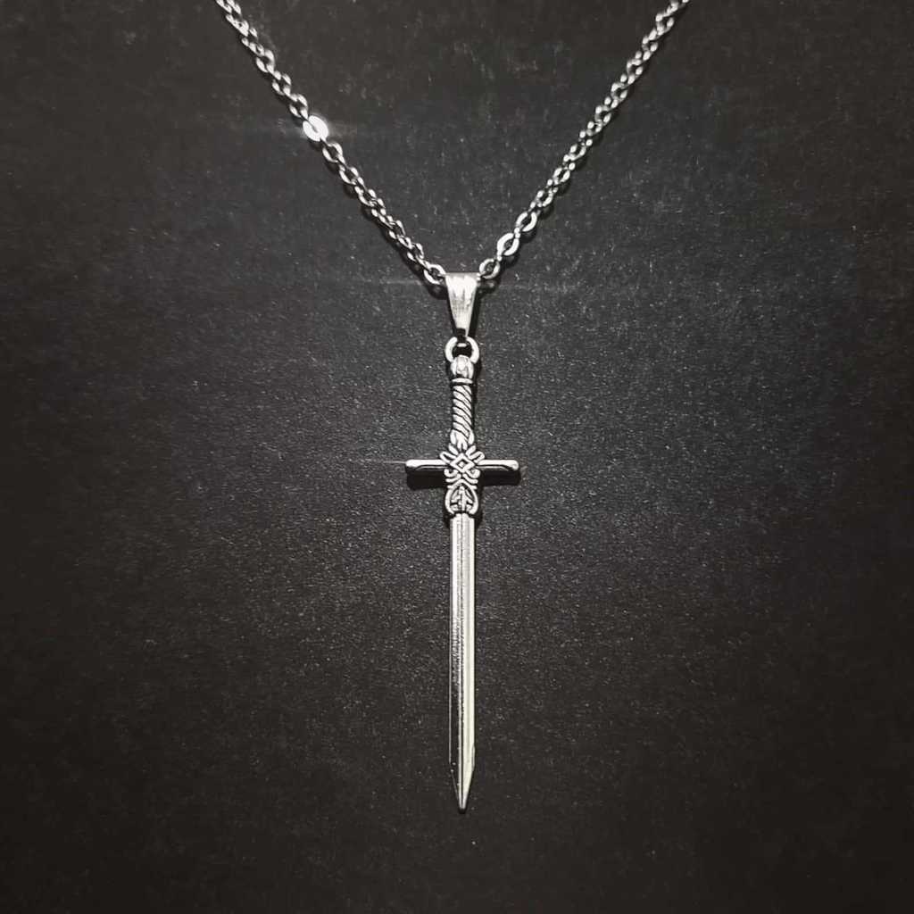 Collana Ciondolo Croce Gotica Per Uomo e Donna Con Catena in Lega e Stile Vintage
