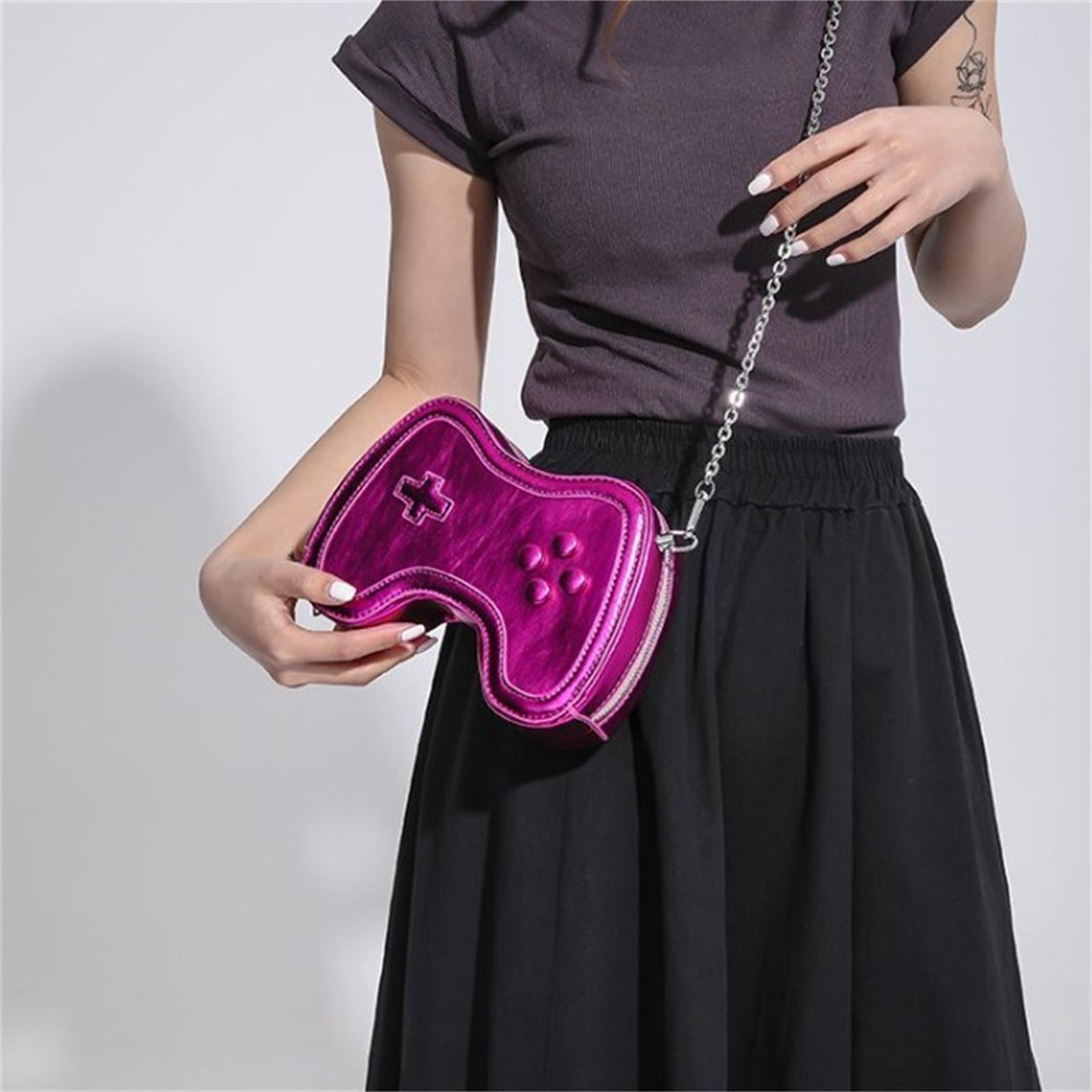 Модная сумка через плечо в форме геймпада — фото 4