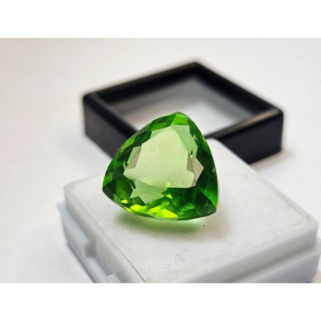 Natural Peridot Green Trillion Cut 15-16 Ct Beautiful Certified Loose Gemstone
