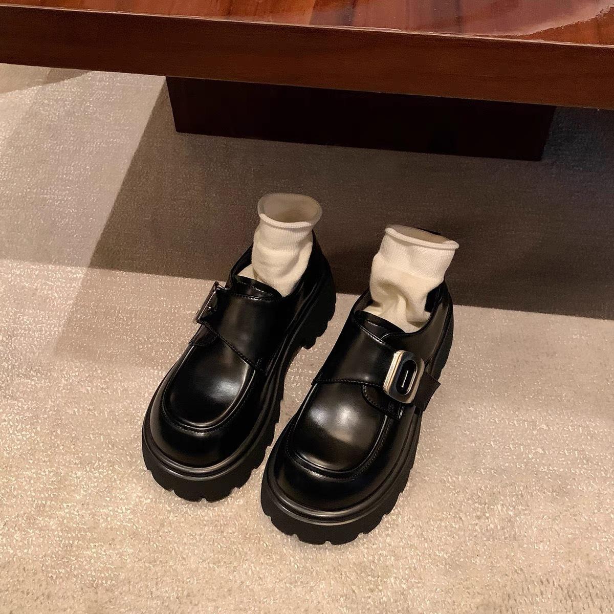 

Cowhide version~ College style muffin thick-soled lazy one-pedal small leather shoes women s 2025 new metal buckle loafers 35