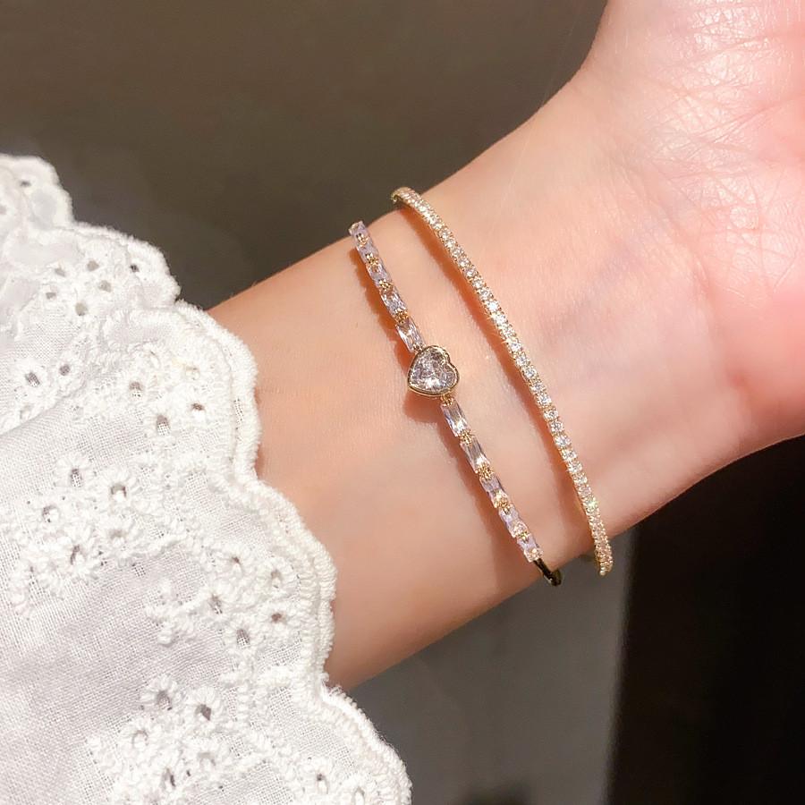 Heartshaped Jewelry Bracelet With Cubic Zirconia For Fashionable Women