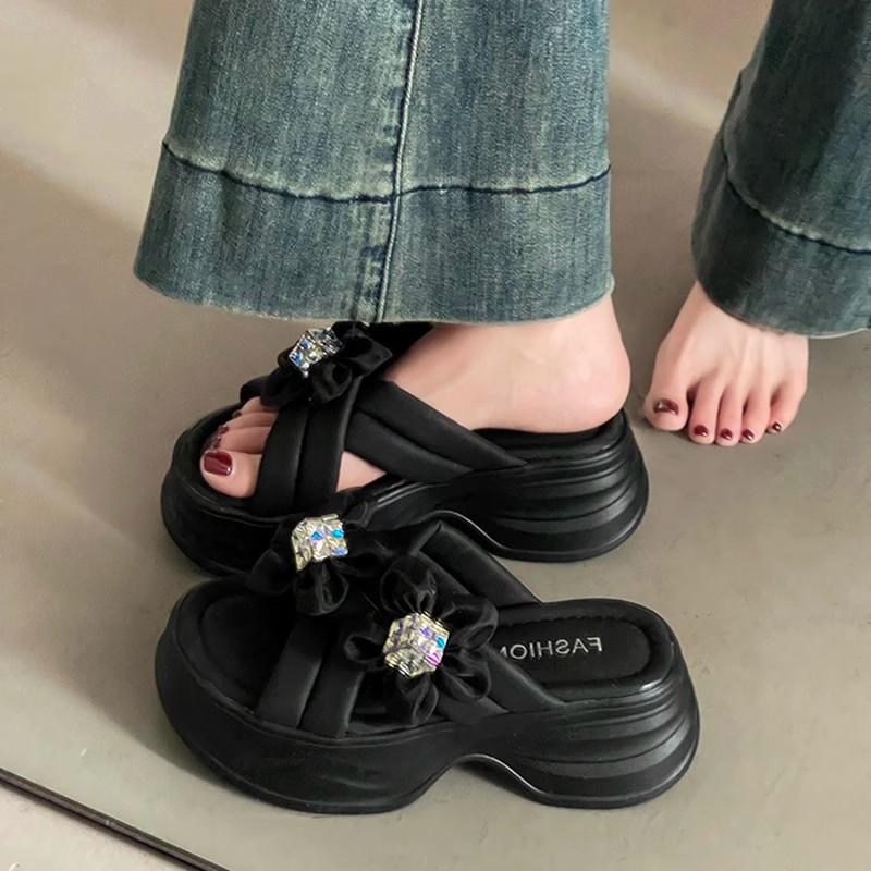Hausschuhe Sommerbekleidung neu Fee Kreuz Blume Brillant Diamant Plateau lässig Damen Strandschuhe Ein-Wort-Schlepp In-Tide