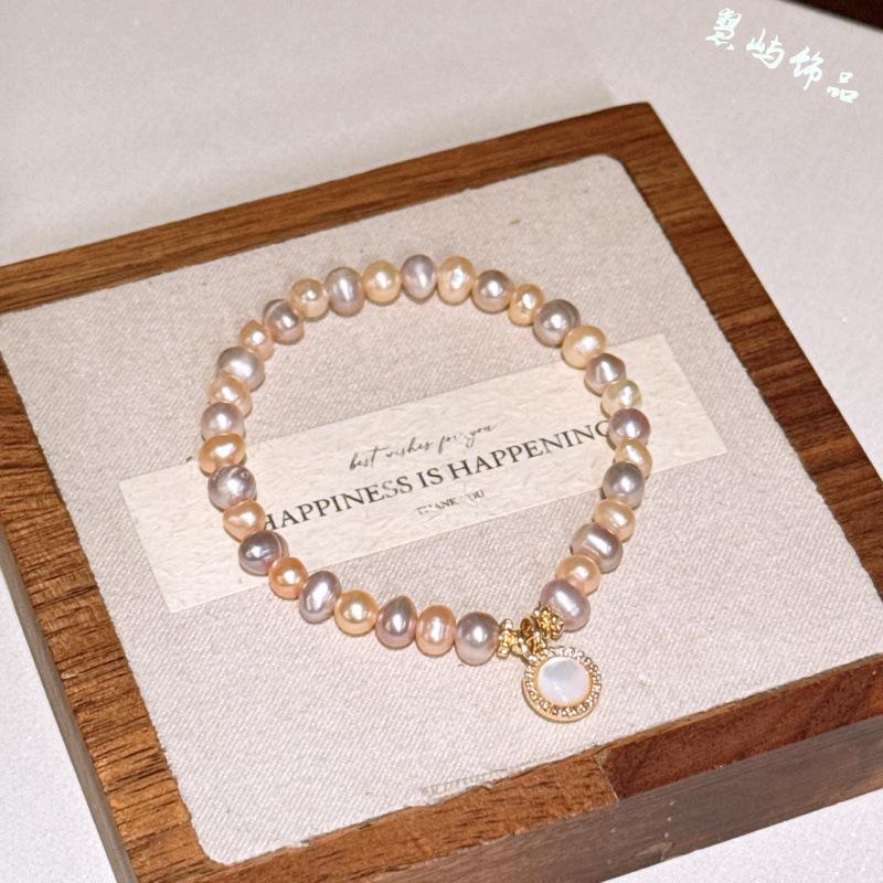 Mixed-color Freshwater Pearl Bracelet for Women Gentle Mother-of-pearl Pendant Bracelet Versatile and Stylish Autumn/winter Hand Accessories