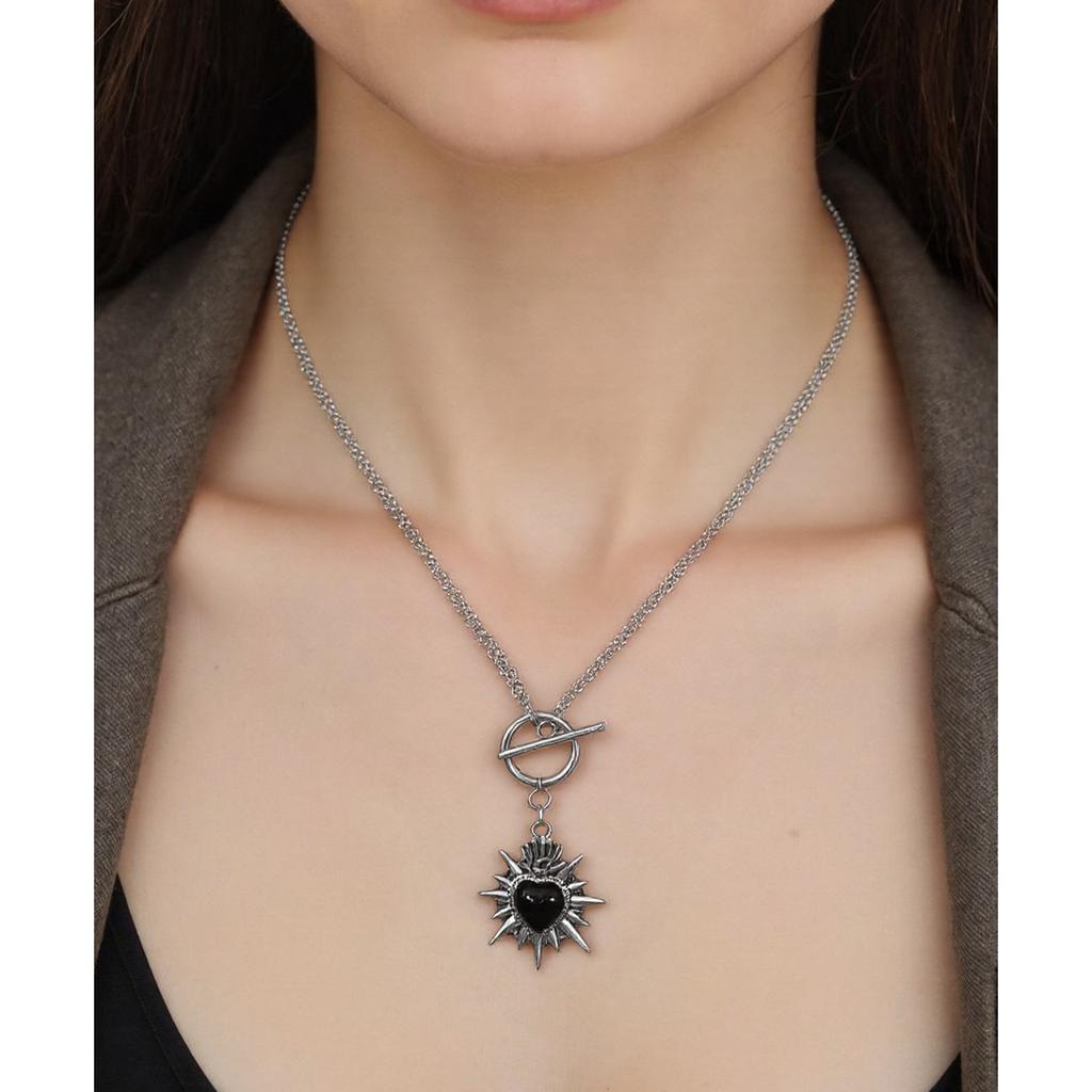 Punk Spike Heart Gothic Alloy Necklace Edgy Design Lightweight Gothic Neck Chain For Everyday Wear Unique Gift Idea