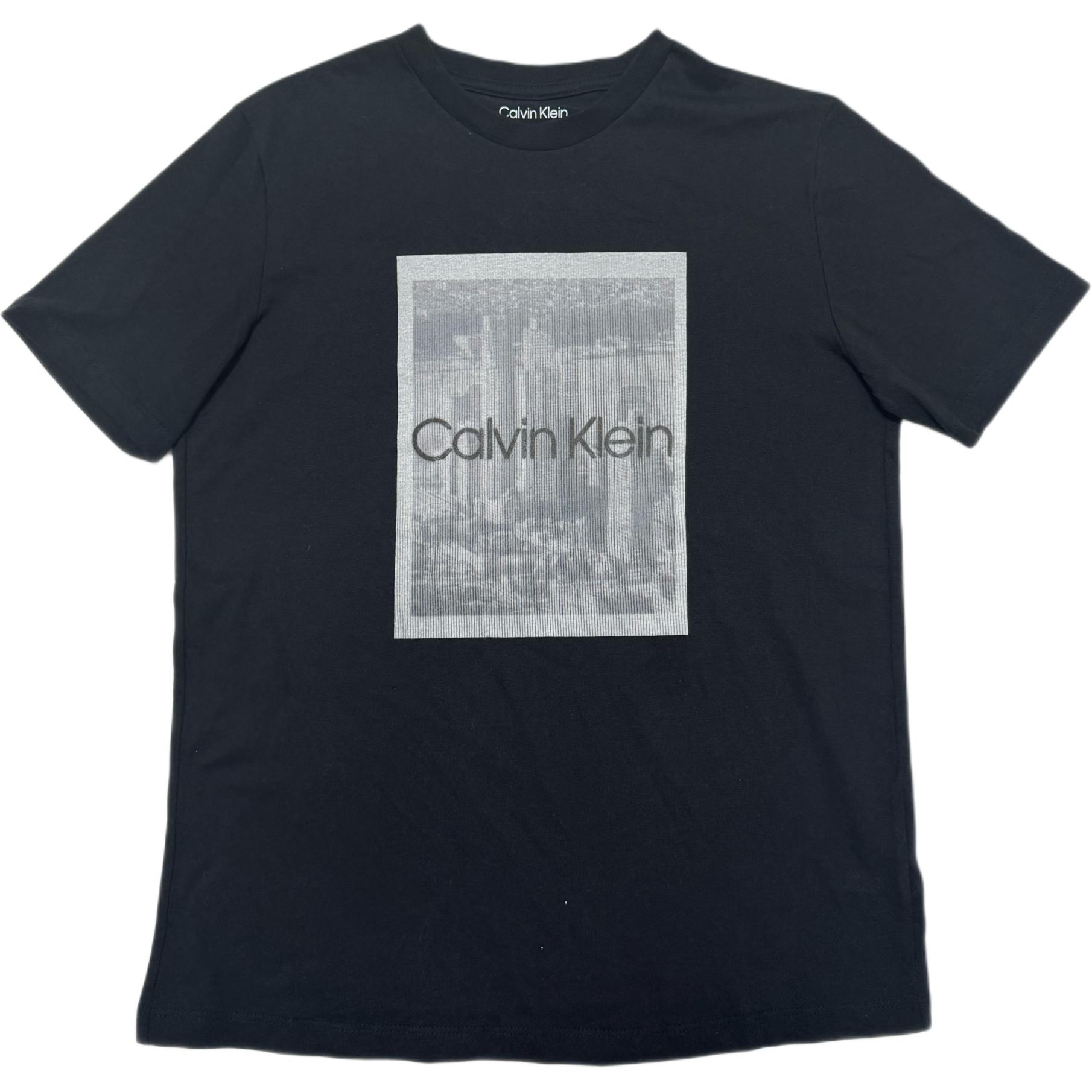 

Calvin Klein Модна Бавовняна Зручна Футболка з Круглим Коміром та Коротким Рукавом для Жінок 40WP445-001 S