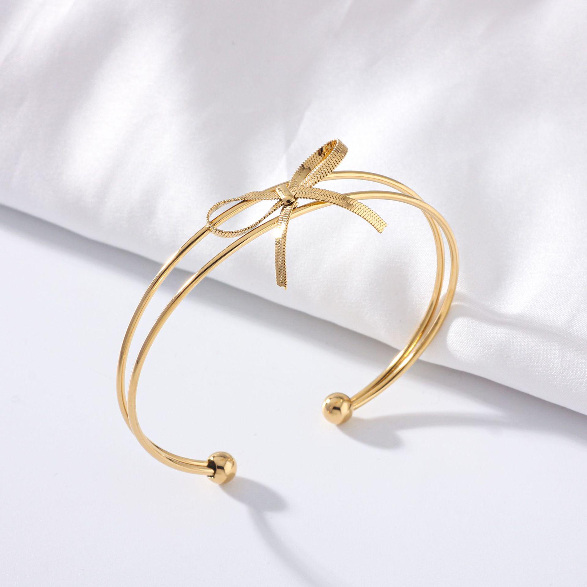 Japan-Korea Light Luxury Women’s Titanium Steel Bracelet - Trendy, Simple, and Colorfast 304 Stainless Steel Accessory. банта