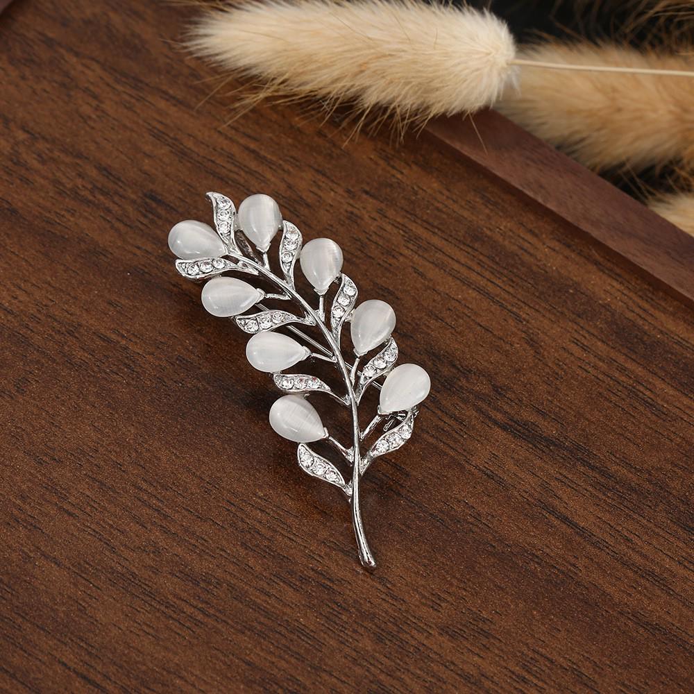 European Retro Peacock Feather Brooch with Zircon Inlay for Suits and Coats