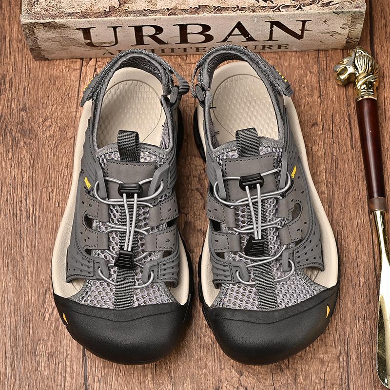 Breathable Mens Sandals High Quality Male Flats Summer Mesh Casual Shoes Classic Anti-collision Toe Shoes Stylish Beach Sneakers