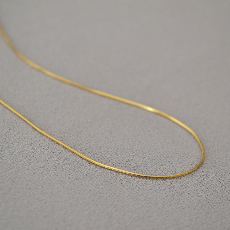 Тонкая и минималистичная блестящая золотая нить Короткая змеиная цепь Цепочка на ключицы Цепочка на шею Ожерелье 40cm