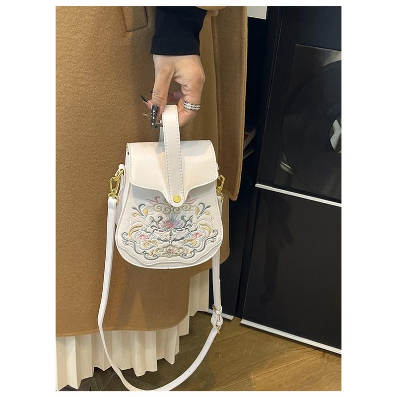 Crossbody Bag For Women, Fashionable National Style Embroidered Bag, Simple Texture, Mobile Phone Bag, Women's Niche Portable Shoulder Bag