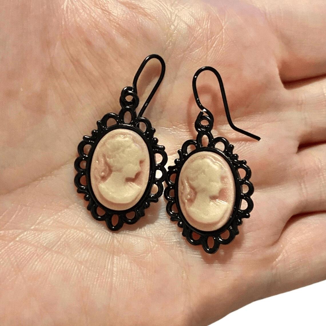 

Викторианские Женские Рельефные Серьги в Стиле Ретро - Очаровательные Блестящие Украшения