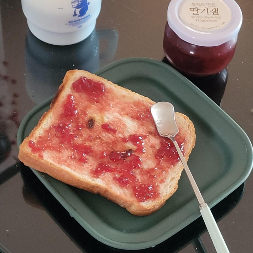 Danke Farm Hausgemachte Marmelade_Ganze Erdbeeren (120g)