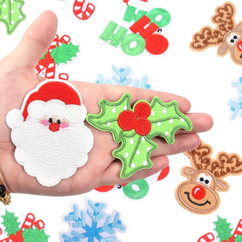 1pc Santa Claus For Clothing Bags Badge Sticker DIY Appliques Cartoon Christmas Emblem Embroidery Patches Iron On