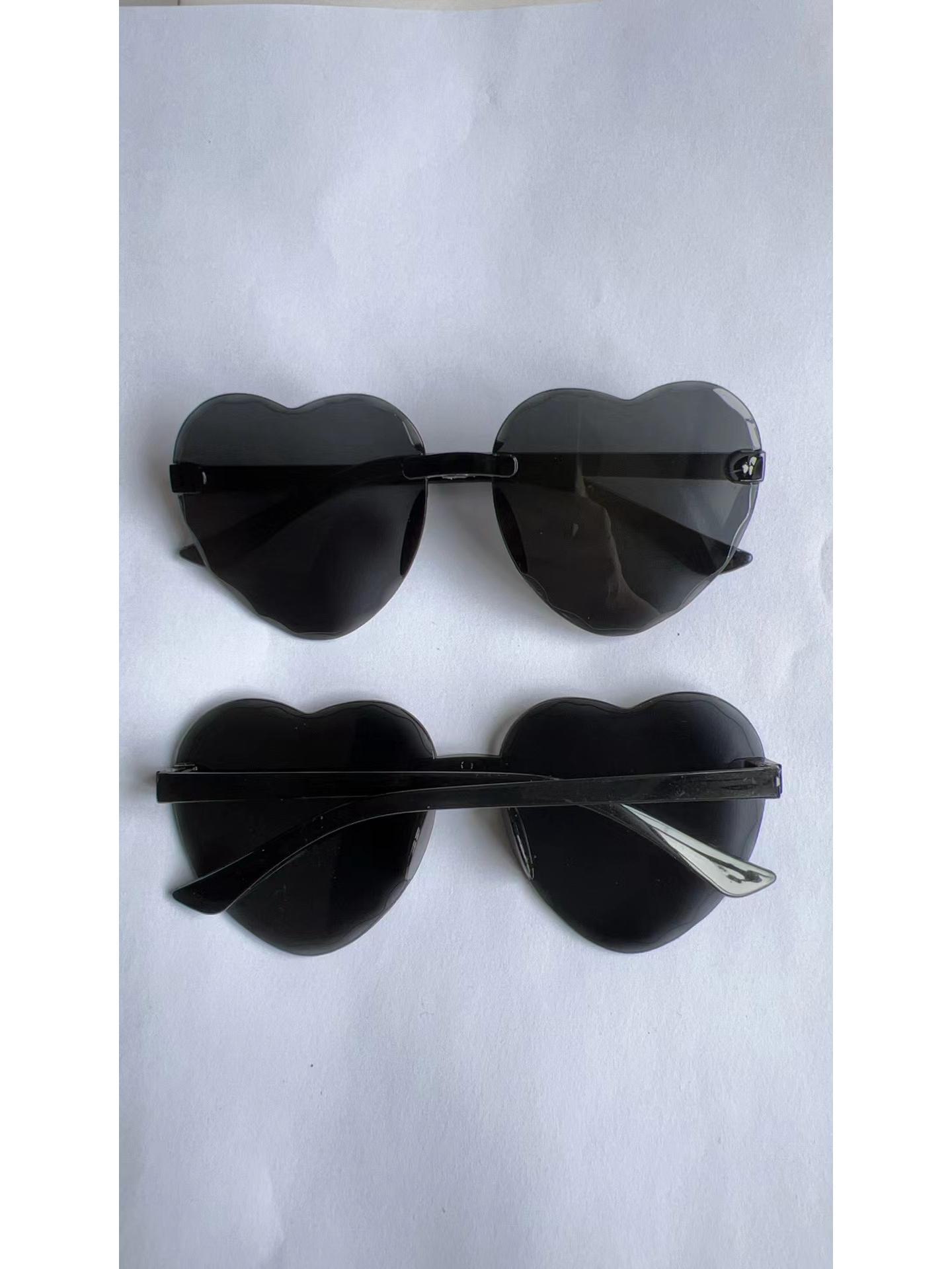 

Модные детские солнцезащитные очки в стиле ретро с персиковым сердцем - милый корейский дизайн с любовью