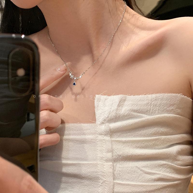 Korean Fashion Zircon Teardrop Necklace - Elegant and Minimalistic Clavicle Jewelry for Women