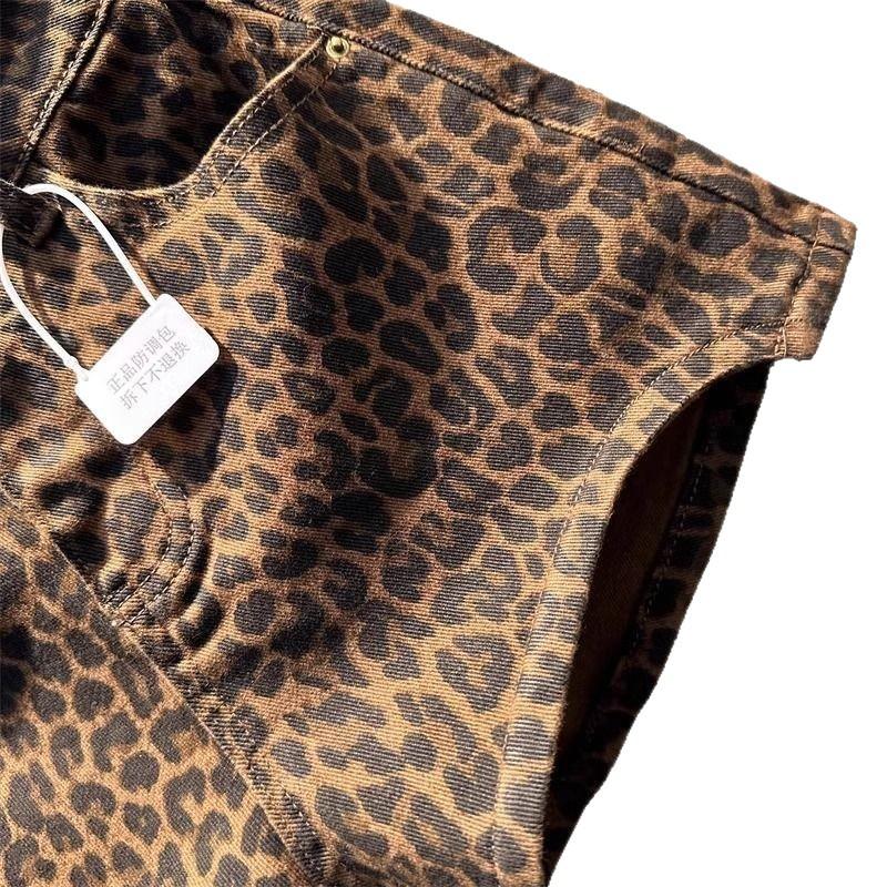 Pantaloncini di jeans aderenti a vita alta con stampa leopardata per ragazze audaci, sexy e alla moda
