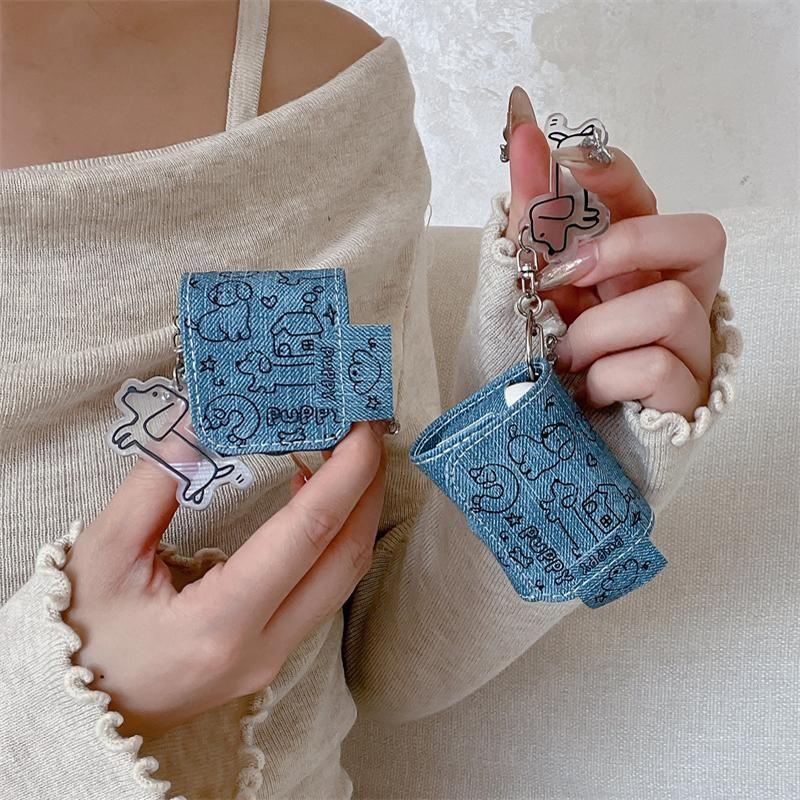 

Чехол Сумка Apple 1/2 Поколение Беспроводной Bluetooth Защитный Чехол Airpods4 Поколение Ударопрочный Женский Кожаный 3 Поколение Мягкий Чехол 5 Поколение AirPods 4 Denim Cloth Dachshund + Tag