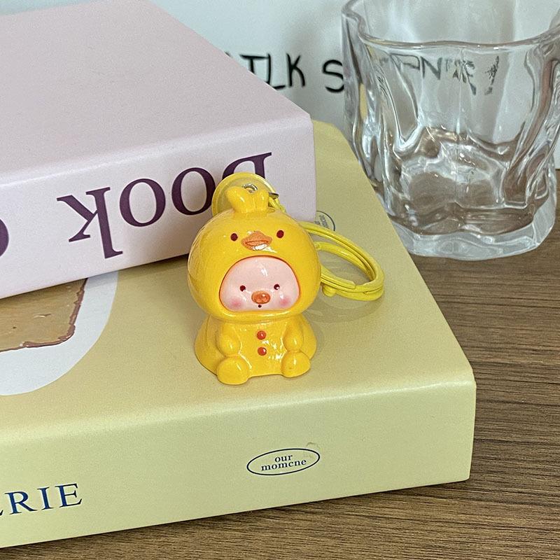 

Светящийся милый брелок в виде свиньи, светящийся в темноте, акриловое животное, Sanrio, переодетая свинья, брелки для автомобиля, украшение на сумку