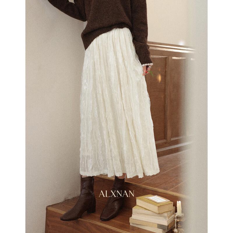 Lù Xiàngnán 'Rose Manor' Lace Velvet A-Line Midi Skirt