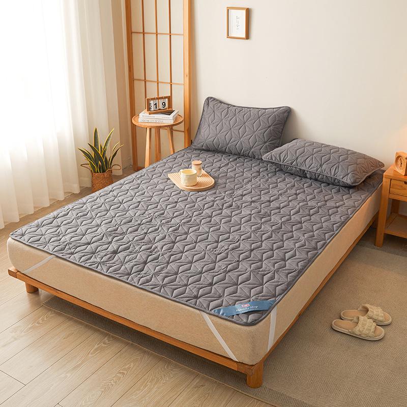Waterproof Quilted Mattress Protector - Non-slip, Dustproof, Urine Barrier Bed Cover