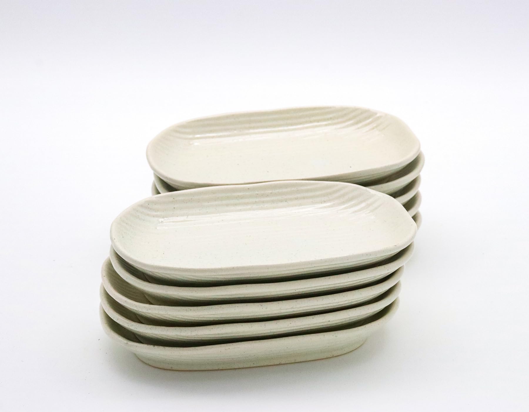 

Mino Ware Japanese Cafe Series Shinogi [Oval Plates] White, Set of 10 (Size: H2.5 x W16.8 x D9.3cm)