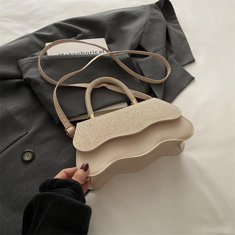 

2025 new temperament fashionable design single shoulder crossbody foreign style solid color beautiful fresh portable texture small square bag хаки