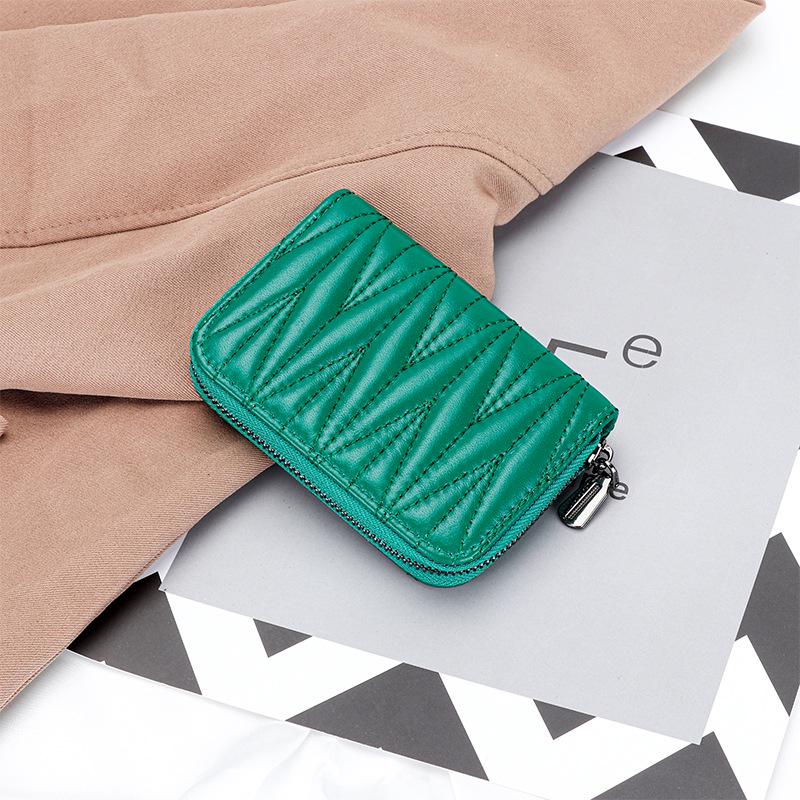 

Exquisite Women s Lambskin Leather Card Holder - 2026 Style, Large Capacity with Multi-Card Slots. Wrinkled Design for Small Documents. зелёный