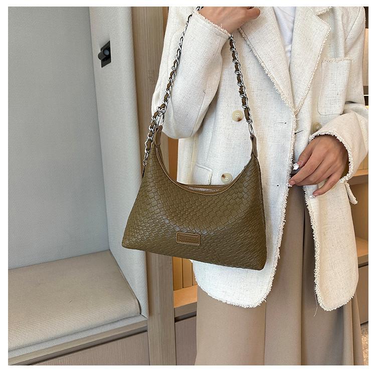 2023 New Korean Style Fashion Small Batch Design Women's Bag Simple Commuter Chain Hand-held Trendy Versatile Single Shoulder Bag