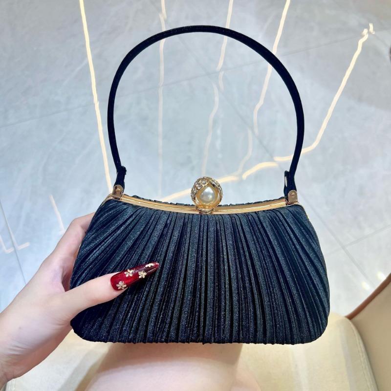 

Вечерняя сумка — это плиссированная сумочка с элегантным стилем и клатч большой вместимости чёрный