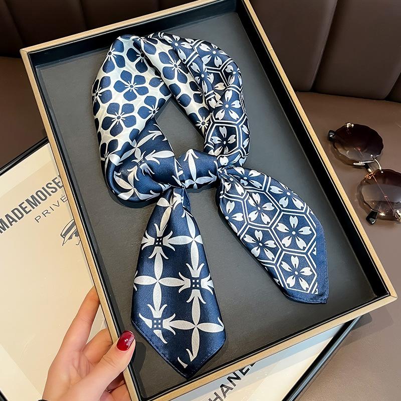Blue Cherry Blossom Chessboard Mulberry Silk Scarf Female Simulation Silk Scarf Decorative Scarf Mom Shawl 70Cm Square Scarf