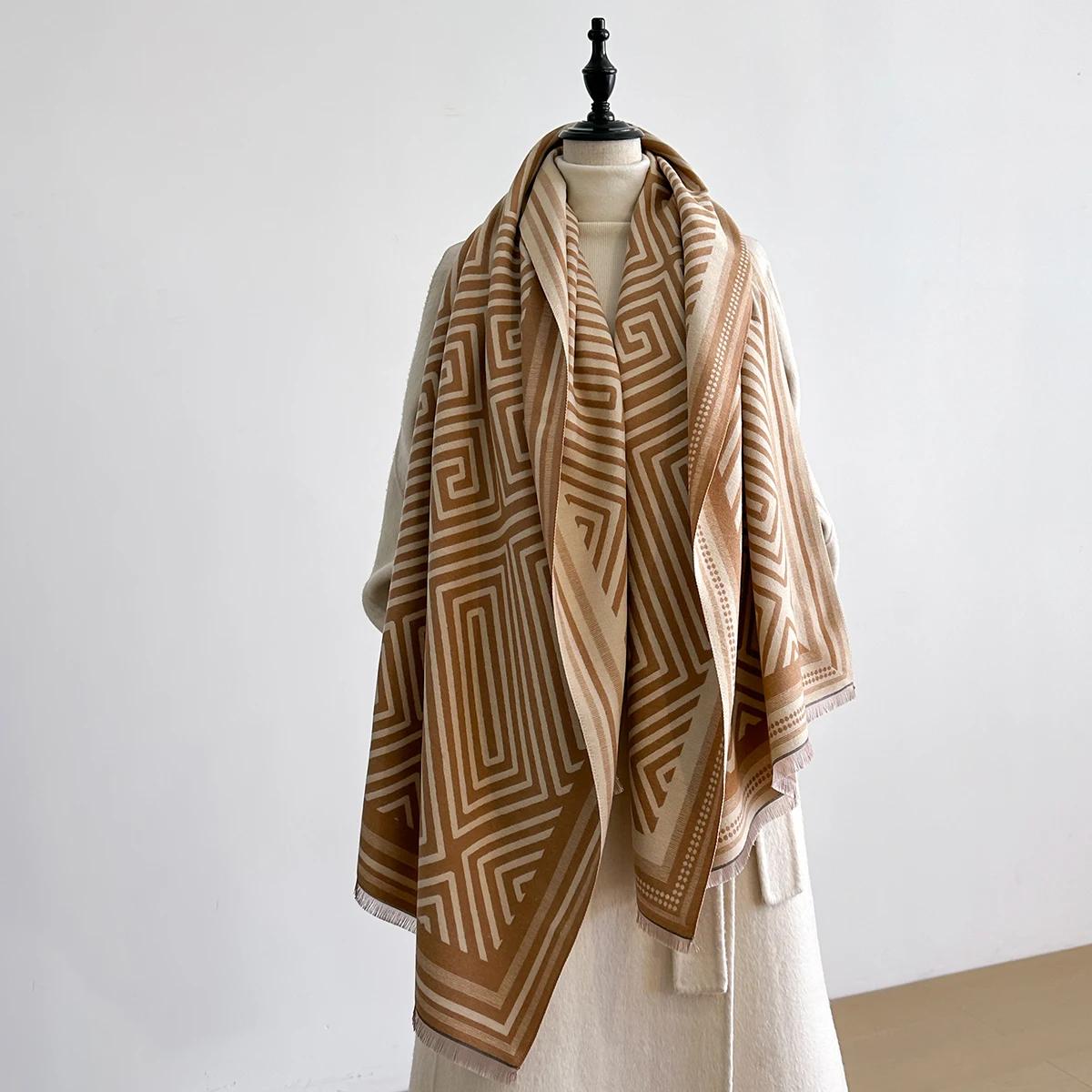 

Elegant Women s Designer Pashmina Cashmere Scarf - Winter Warm Two-Sided Fringed Wrap, Blanket & Shawl светло-коричневого