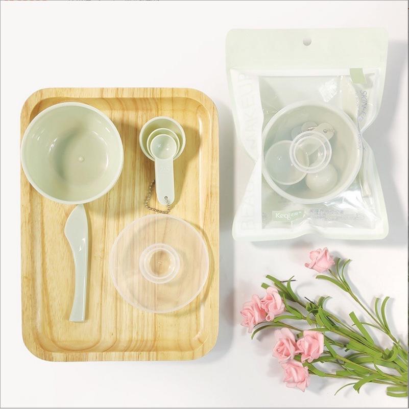 Keqi 4-Piece DIY Mask Mixing Set: Mini Bowl, Stick, Spoon Tool
