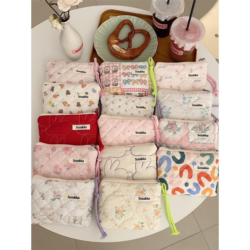 Small fresh floral quilted cotton change bag cute mini portable travel port red envelope storage card bag