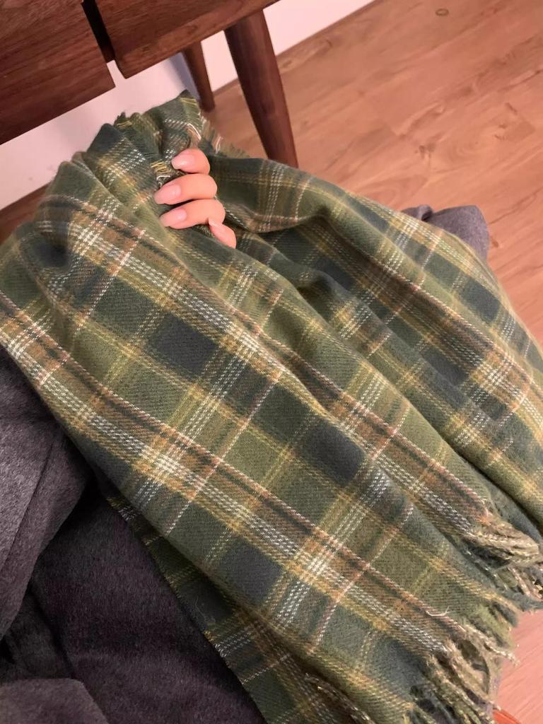 Korean Winter Green Plaid Scarf - Women's High-End Warm Shawl & Neck Warmer in Imitation Cashmere