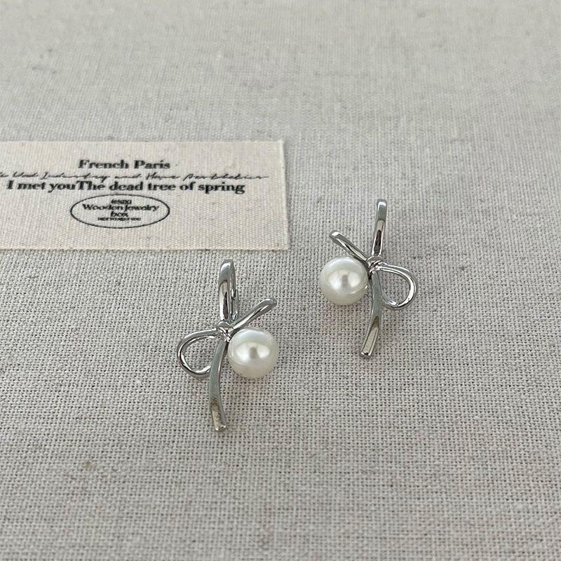 

Нишевый стиль Кольцо Лента Клипса для уха Магазин Жемчуг White pearl earring 1 pair