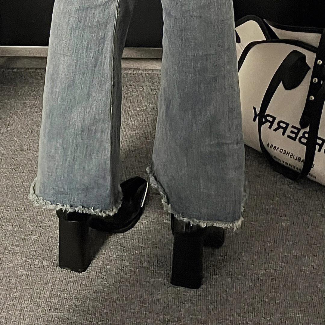 

Женские ботинки Мартина весенне-осенние одинарные ботинки 2025 новые толстый каблук квадратный носок интернет-знаменитость эластичные тонкие ботинки лакированная кожа высокий каблук ш 40