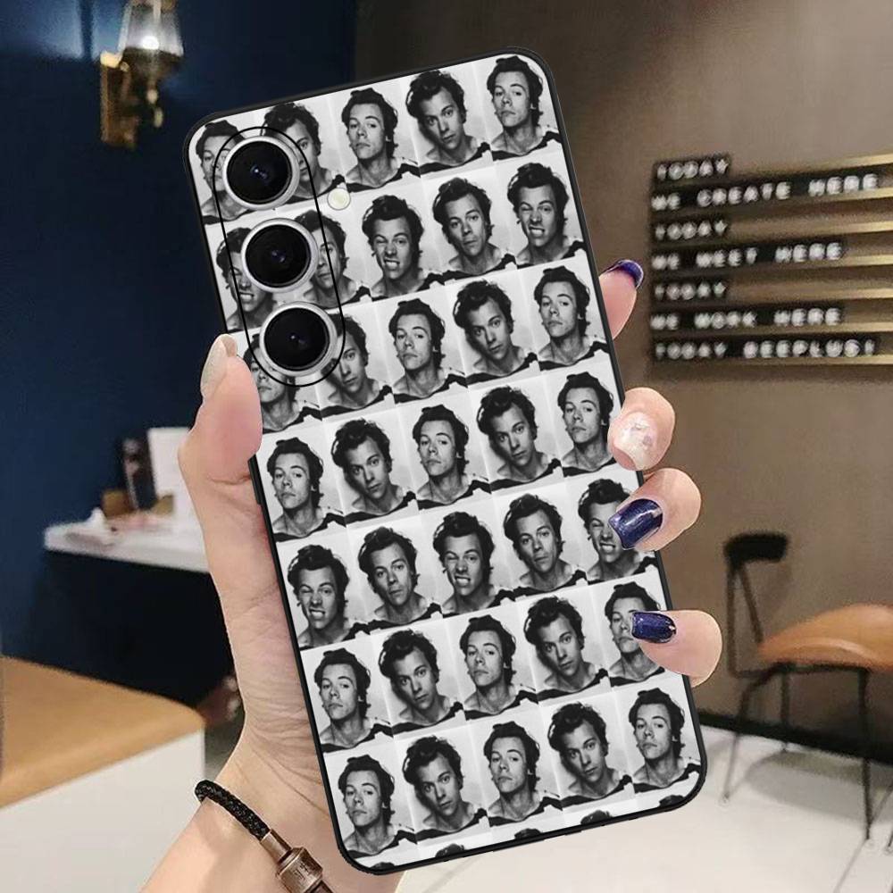 

Famous H-Harris Singer S-Styles Phone Case For Samsung S 24 fe 25 Ultra plus 20 lite 21 30 22 23 24 22 Ultra 5G Fundas Samsung S24
