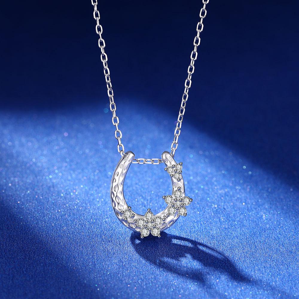 Exquisite S925 Sterling Silver Moissanite Horseshoe Wreath Necklace for Women - Luxurious, Fashionable, and Elegant Design. 925 Silver
