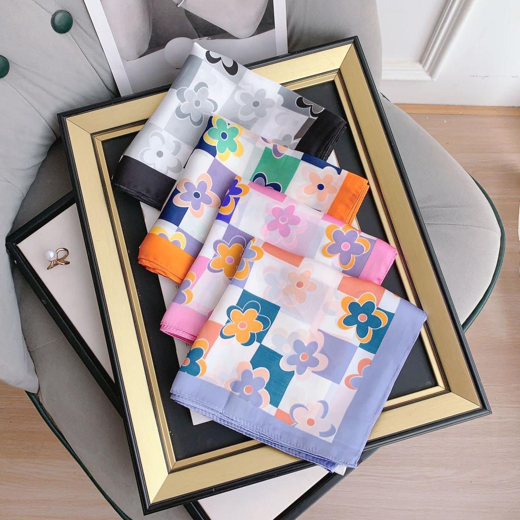 2024 Neuer 70-cm-Schal aus Seide mit Hemddekoration, kleiner quadratischer Schal, modischer und vielseitiger Pendelschal, Halsschutzschal