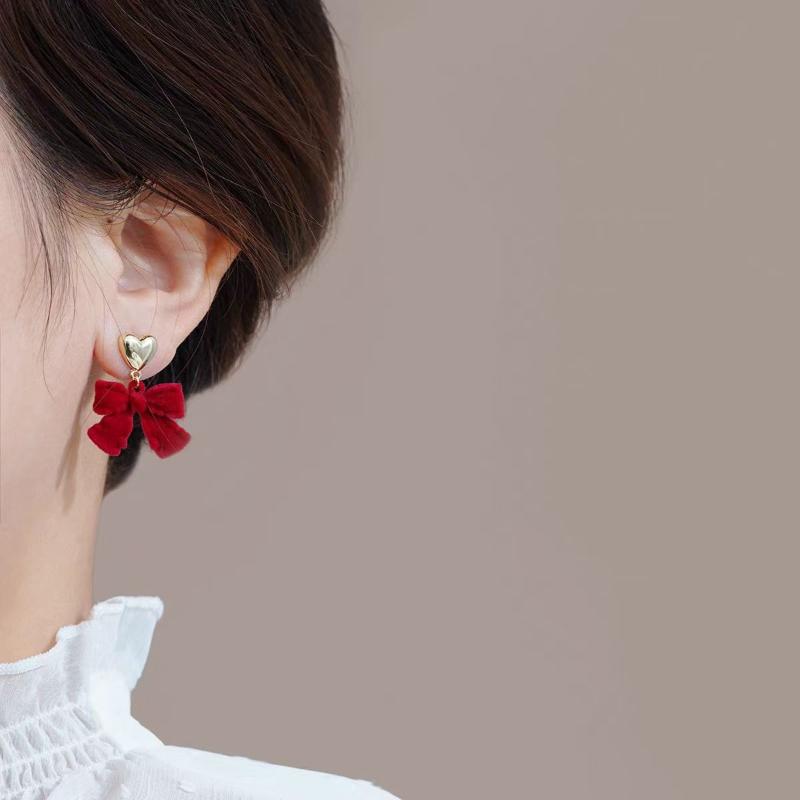 New Fashionable Heart-shaped Red Color Plush Bow Pendant Earrings, Suitable for Women's Daily Wear, Holiday Zircon Gifts