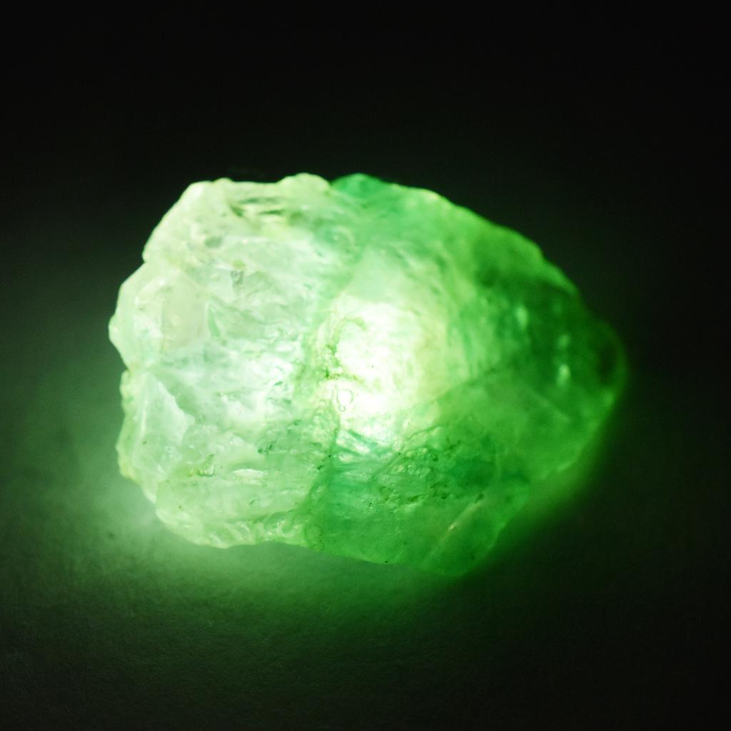 Natural Green Emerald Loose Gemstone 26.15 ct Uncut Raw Rough for Lapidary and Gem Collections