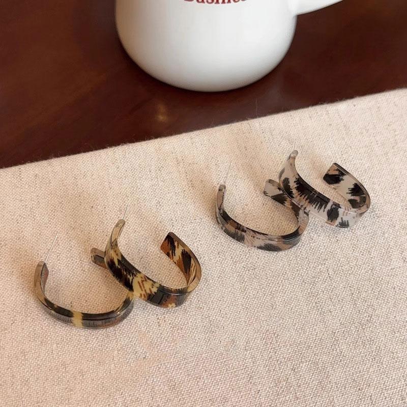 Ohrstecker aus Acryl mit Leopardenmuster für Damen, Retro-Geometrie, C-förmig, Schmuckzubehör